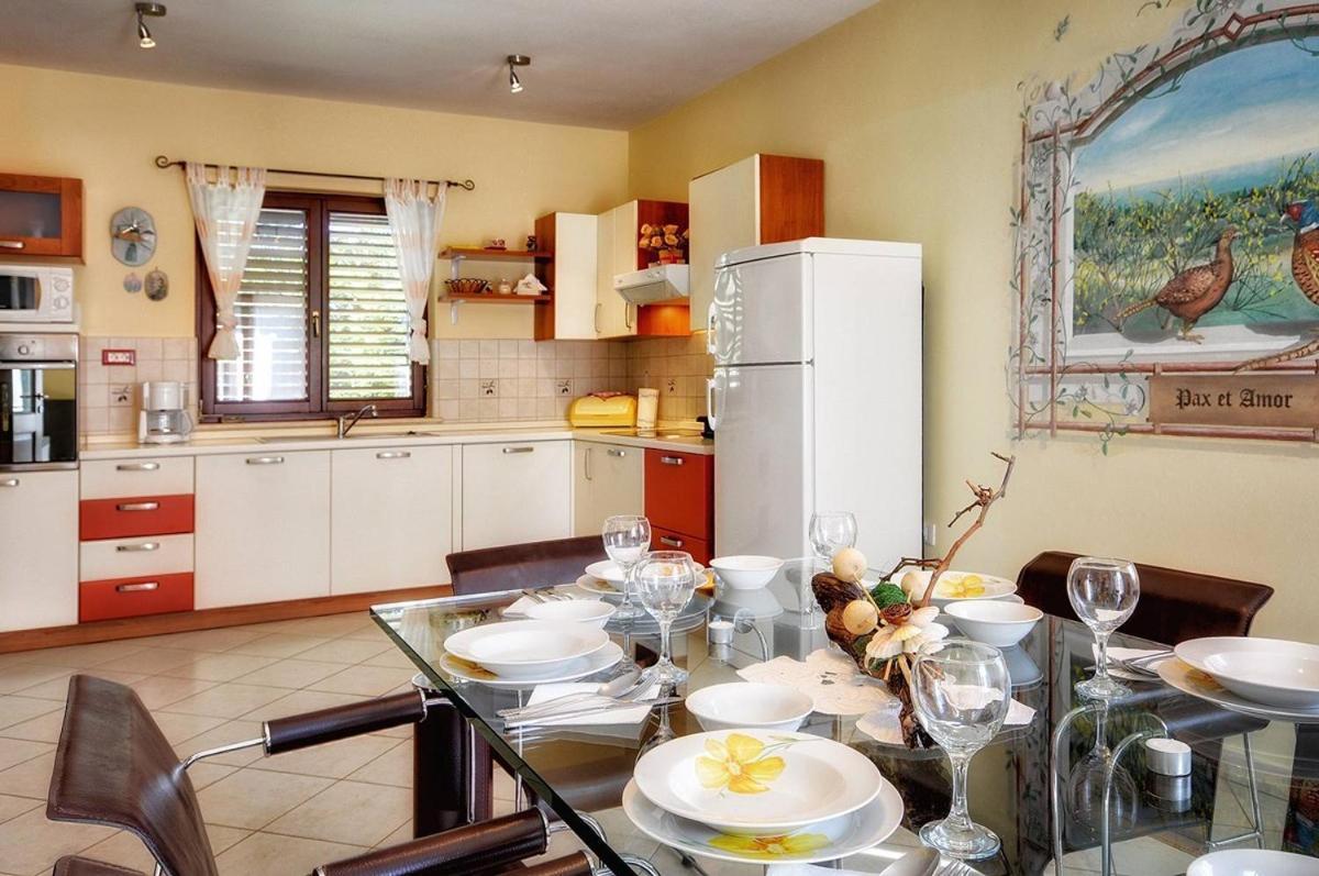 Villa Nina Медулин Екстериор снимка