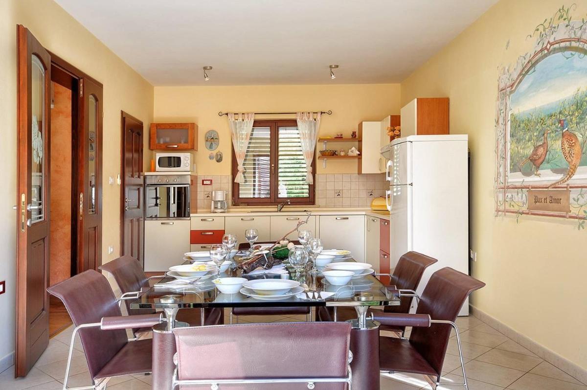Villa Nina Медулин Екстериор снимка