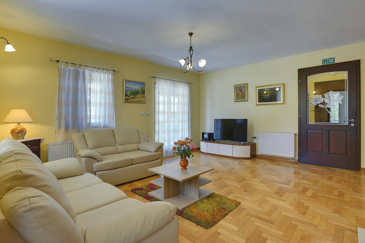 Villa Nina Медулин Екстериор снимка
